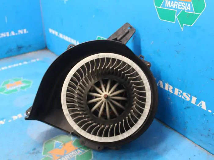 Heating and ventilation fan motor Volkswagen Fox