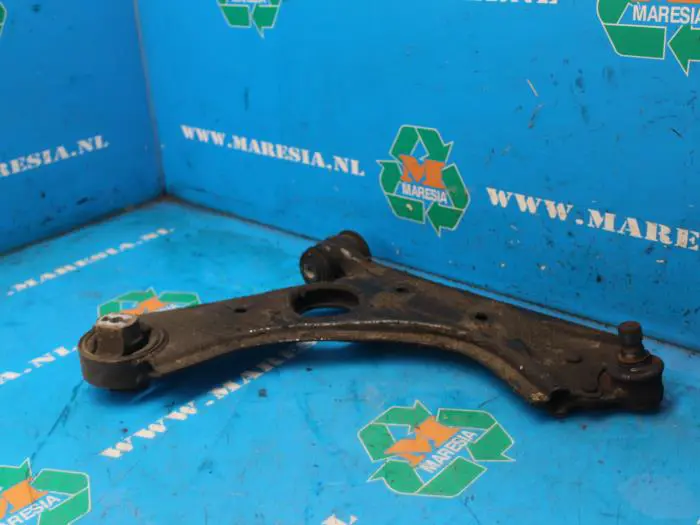 Front lower wishbone, right Fiat Doblo