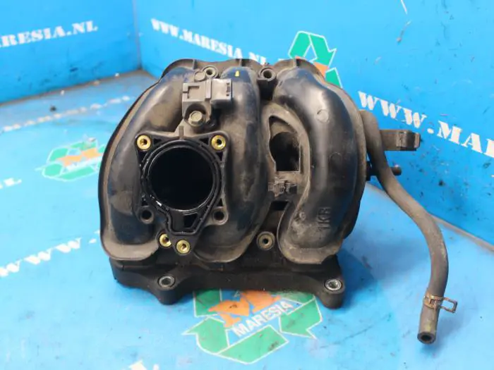 Intake manifold Toyota Aygo