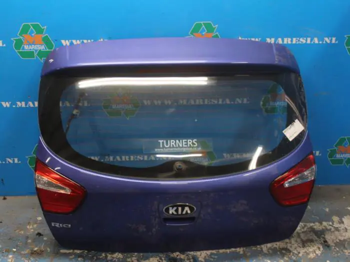 Tailgate Kia Rio